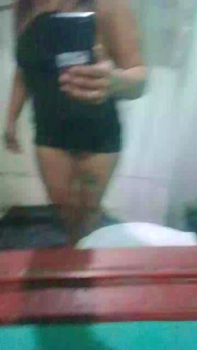 yamila30 Live Image
