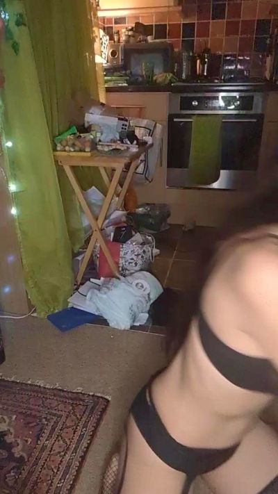 1girlnaughty live from United Kingdom