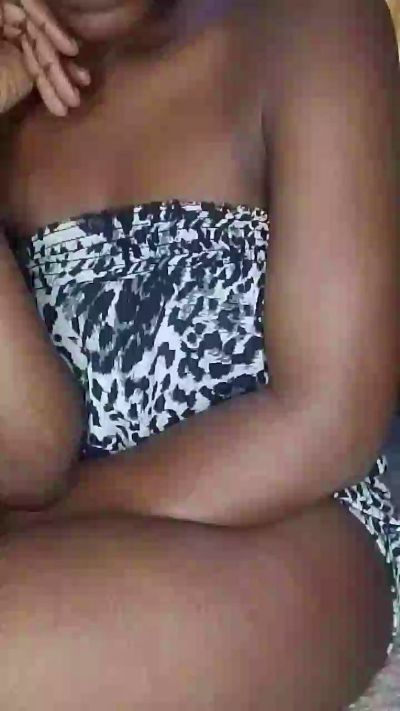 Africanqueen_19 live from Kenya
