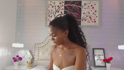 AitanaBhele live from Colombia