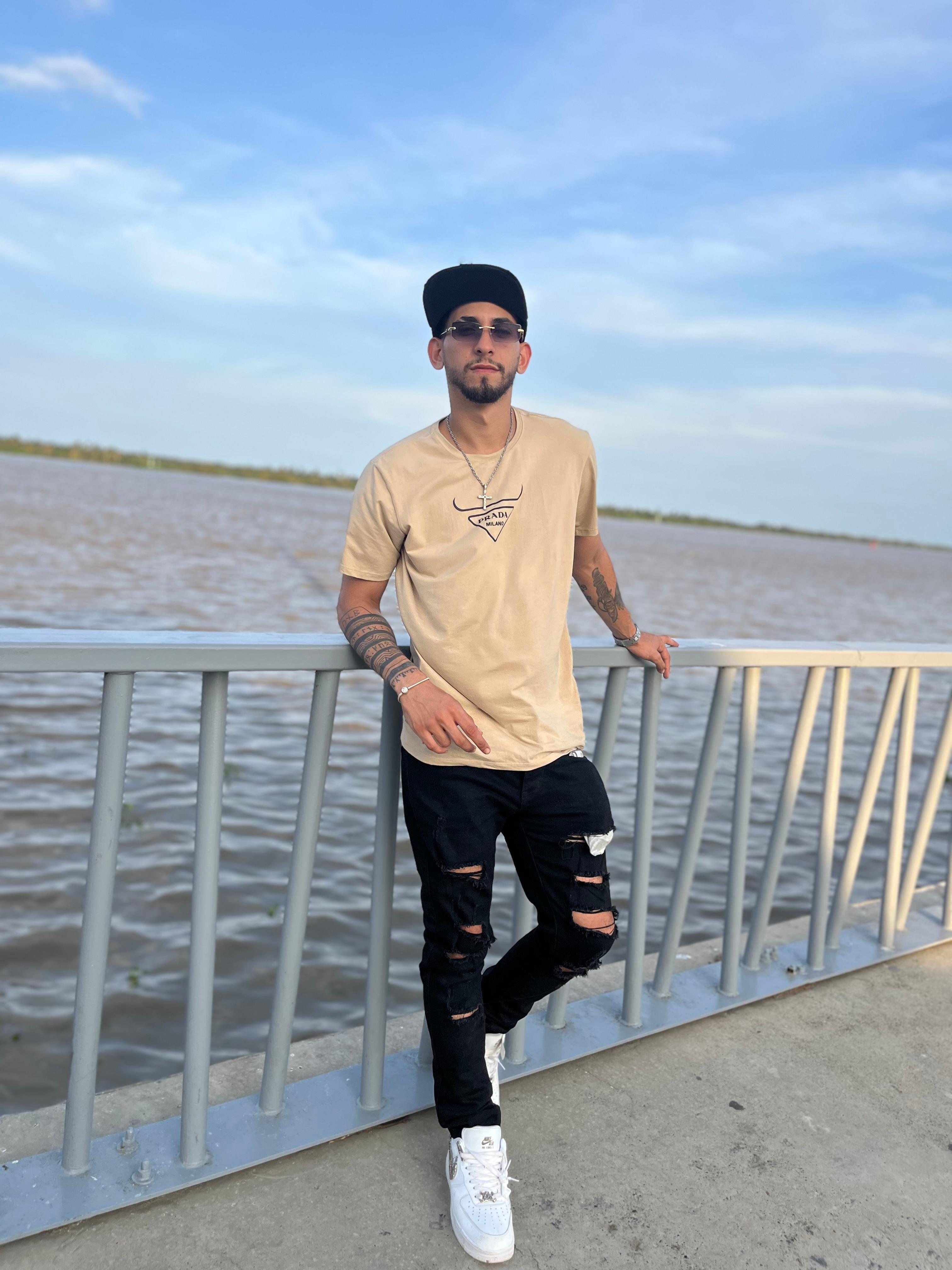 AzraelSmithx live from Colombia