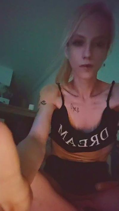 Badgirl91919 live from France