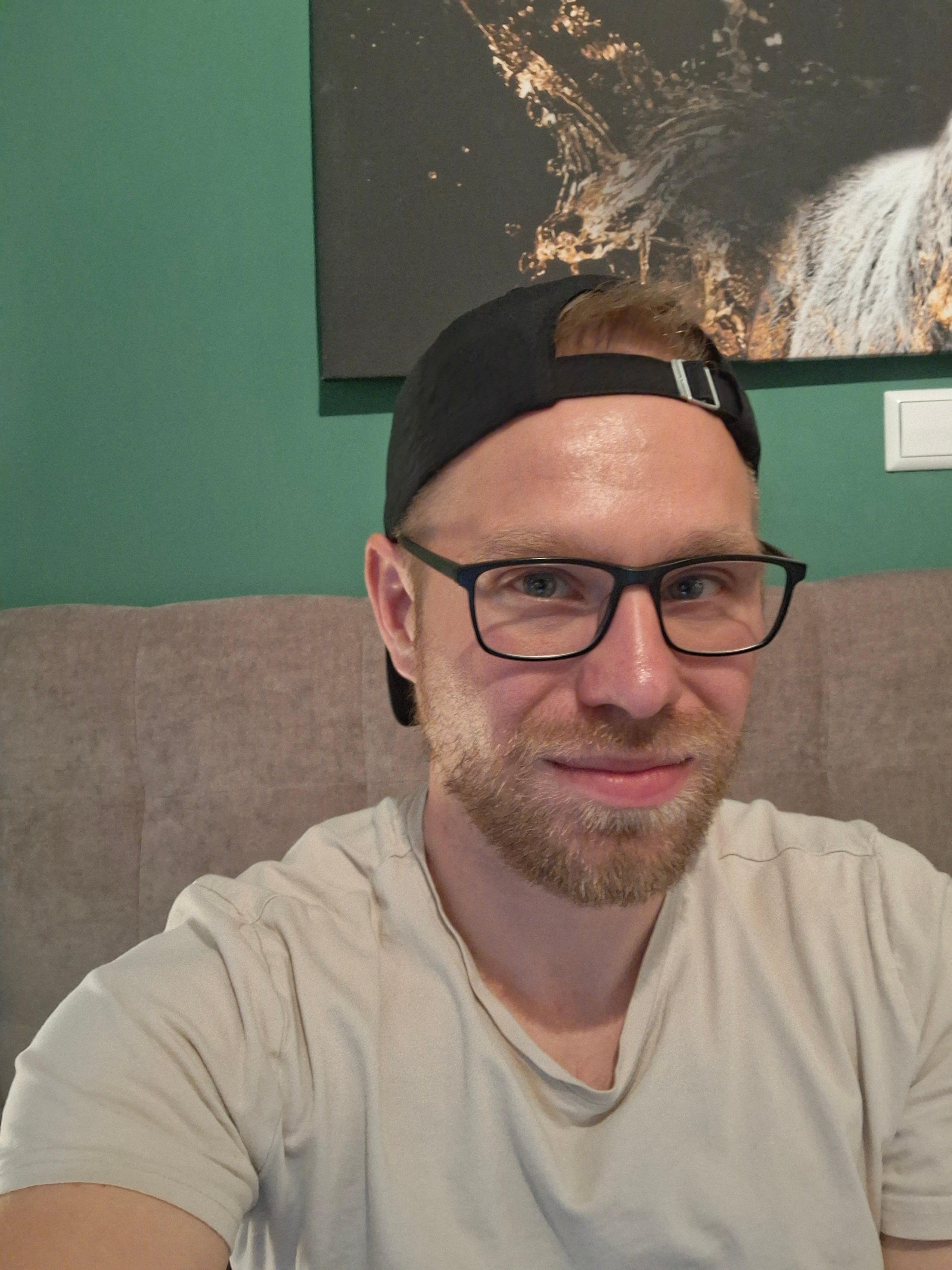 Bartfresse91 live from Germany