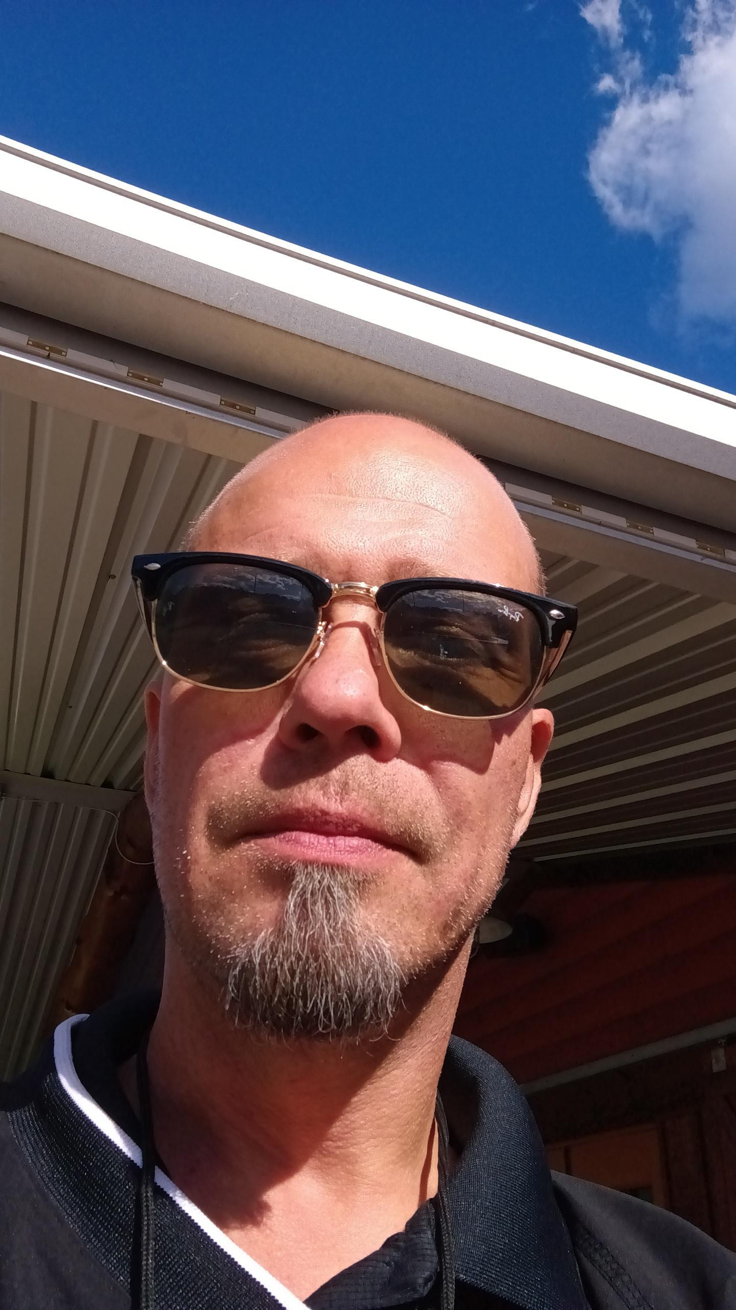 C_money1981 live from United States