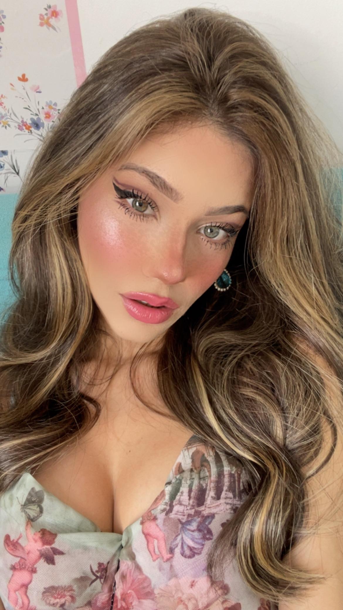 CamiBunny live from Brazil