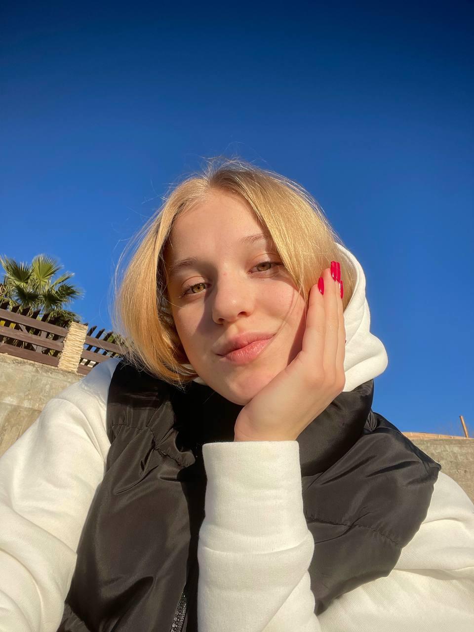 CherilynBronw live from France