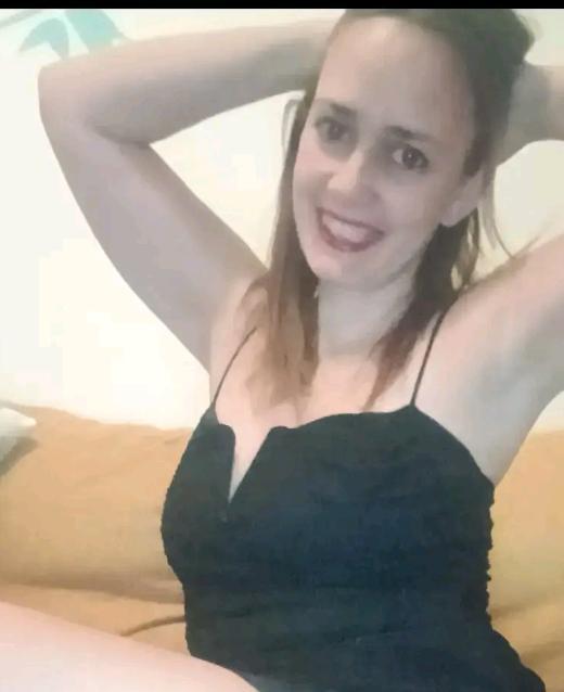 Cristinitapija live from Spain