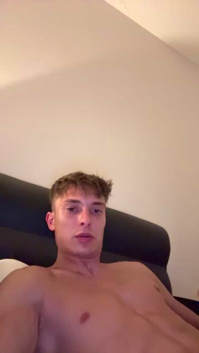 Danispadino02 live from Italy