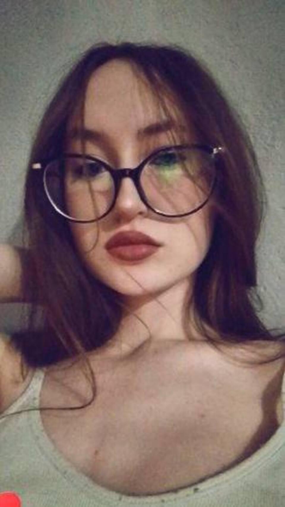 DaphineMccra live from France