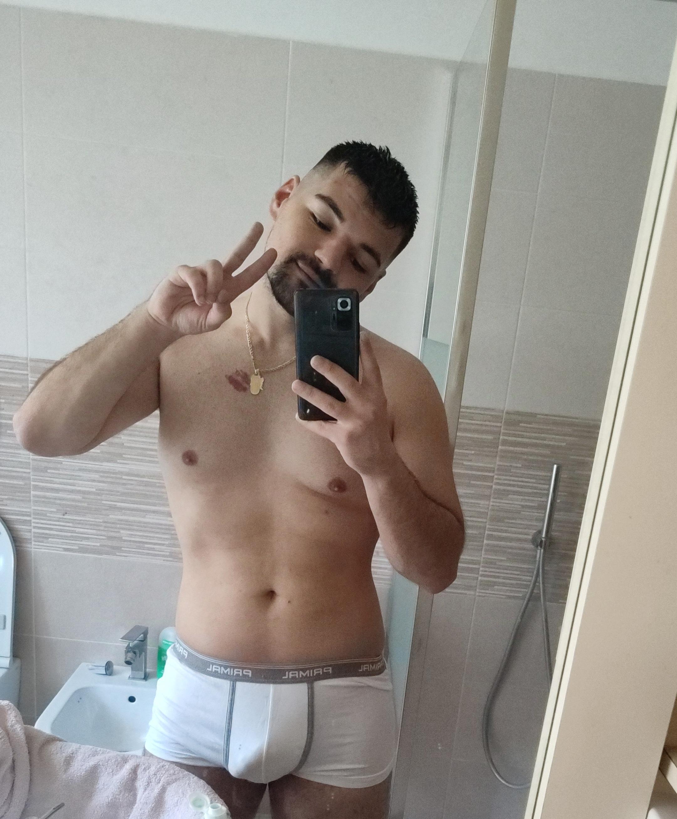 Decio_ live from Italy