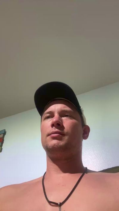 Dudejerk33 live from United States