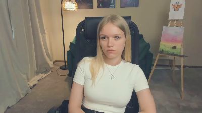 EliciaKrissie live from France