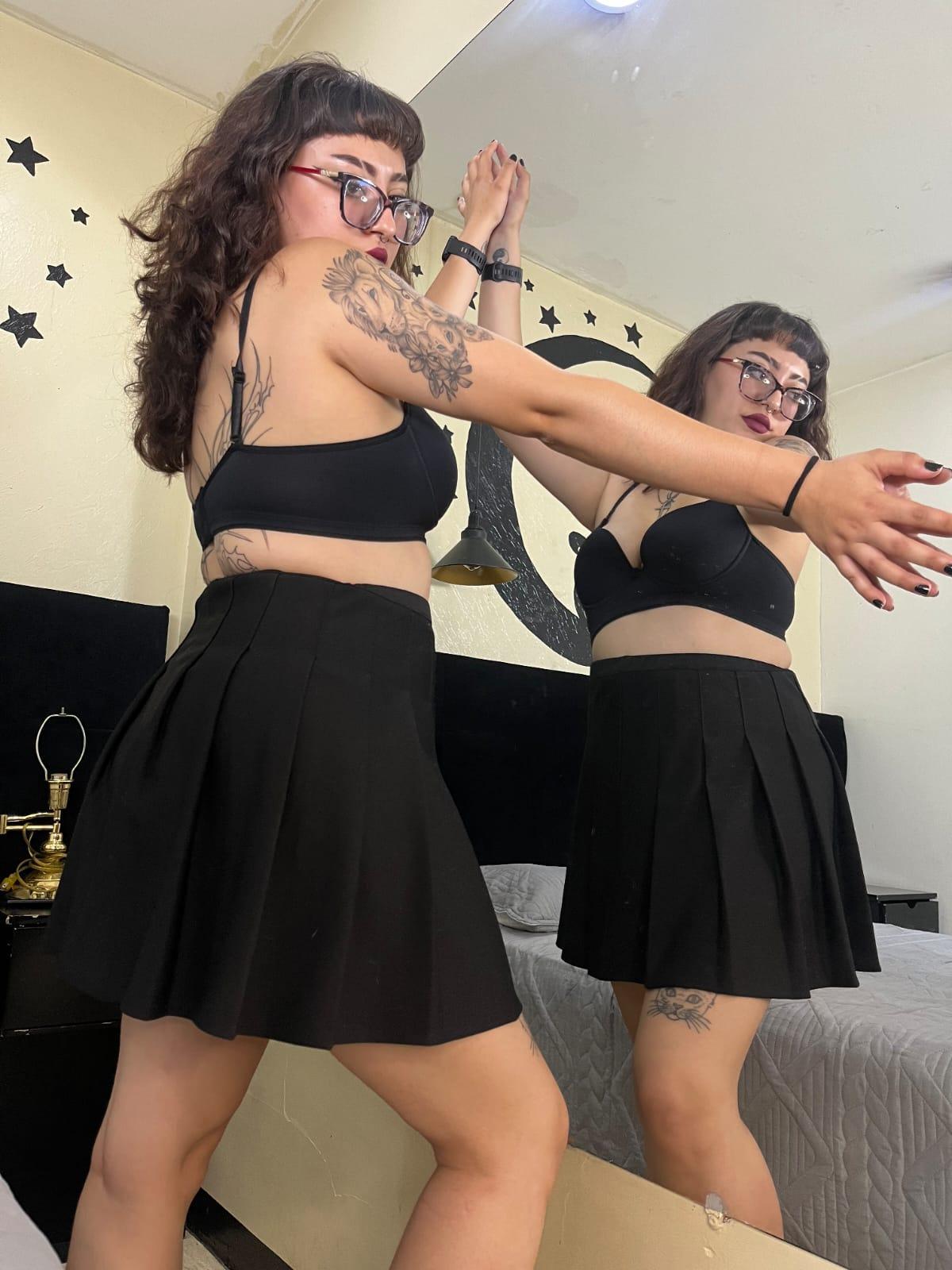 Emily_Amatista live from Colombia