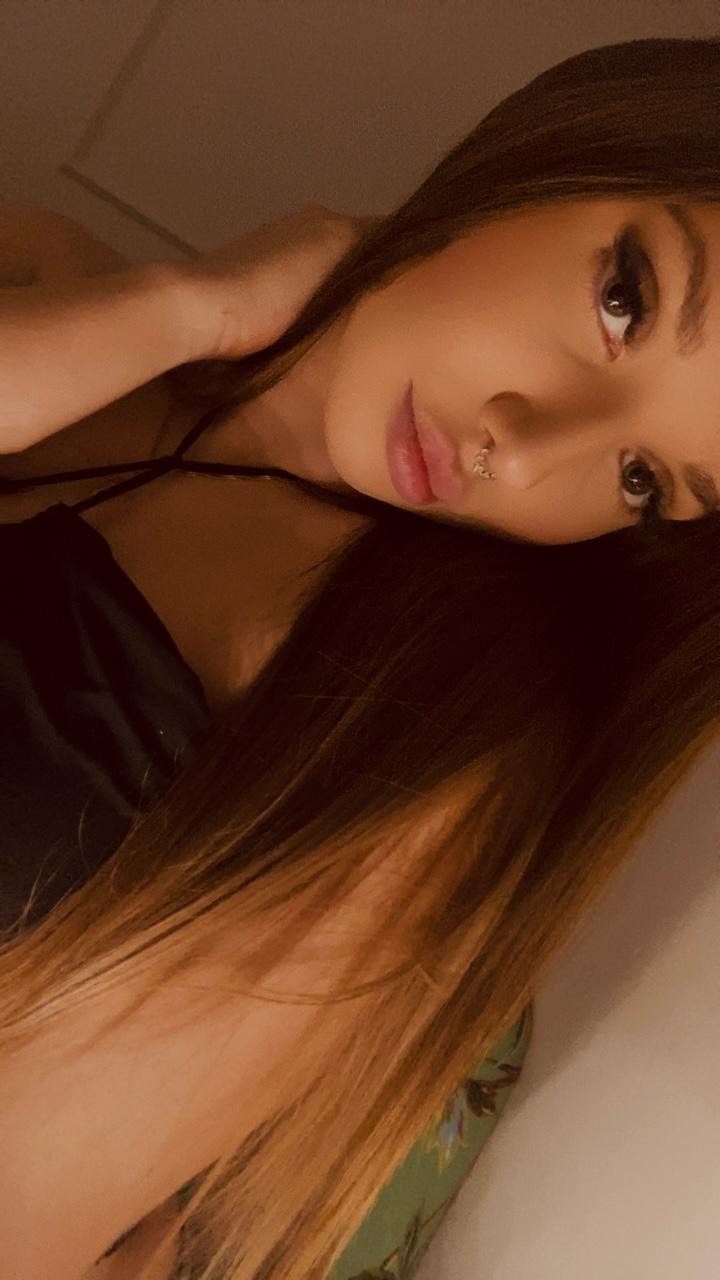 EmmaCharming live from Germany