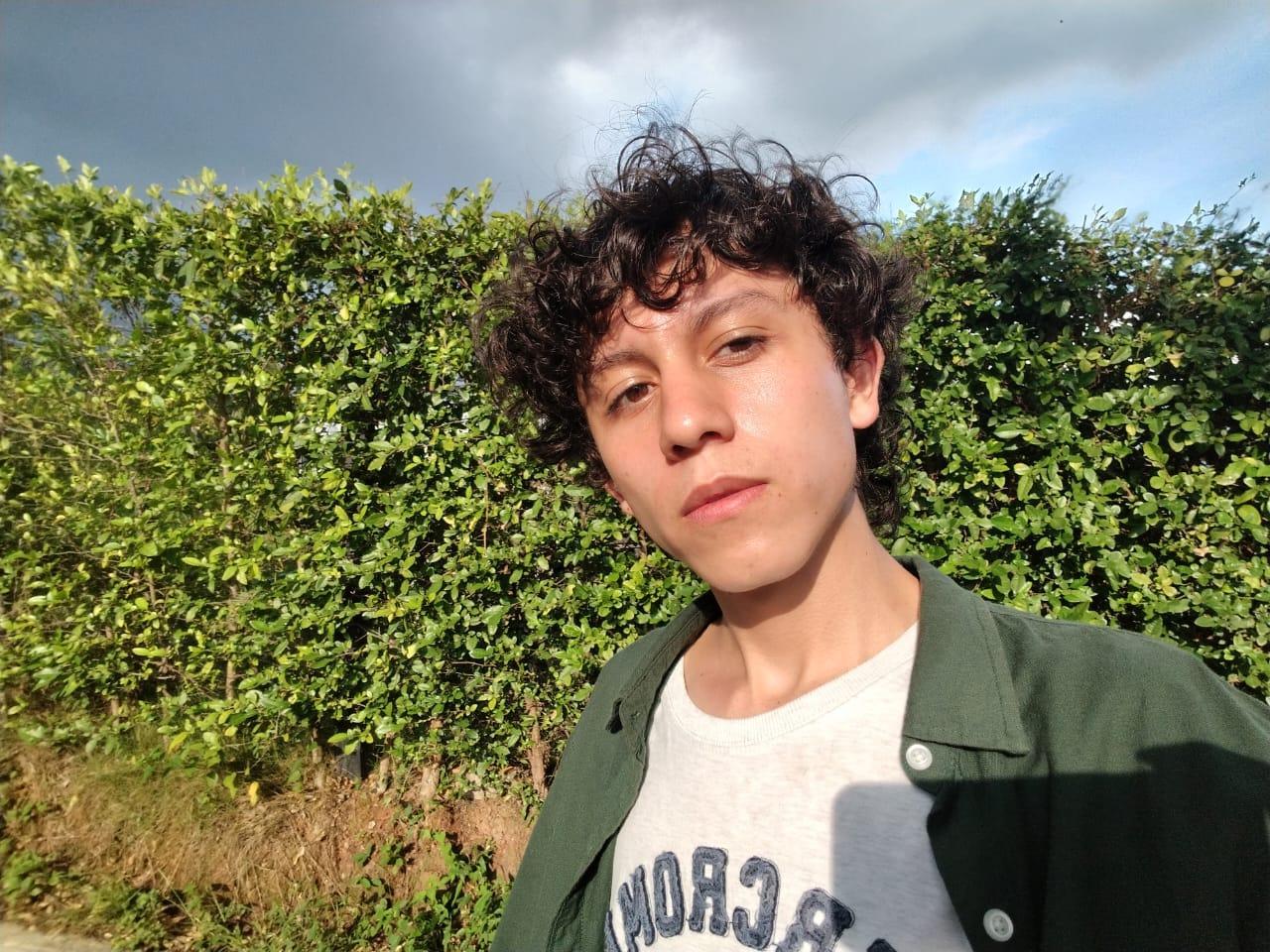 Felipebrowns live from Colombia