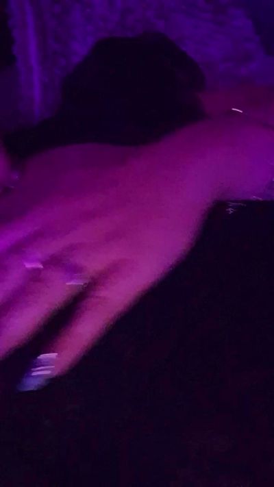 Hot_daisy live from Netherlands