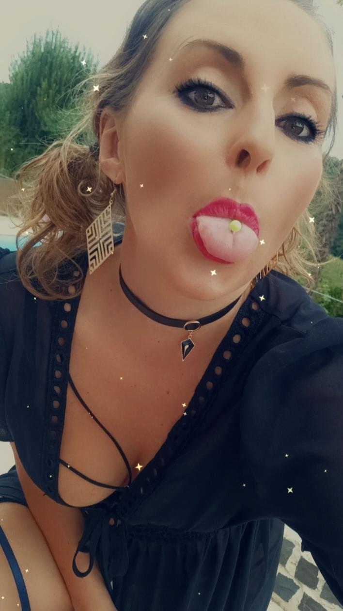 Jade_emeraud live from France