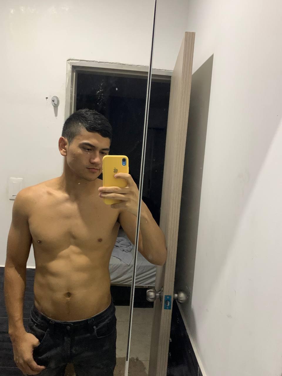 JamesSavage_ live from Colombia