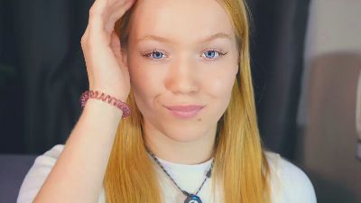 JennieMediano live from France