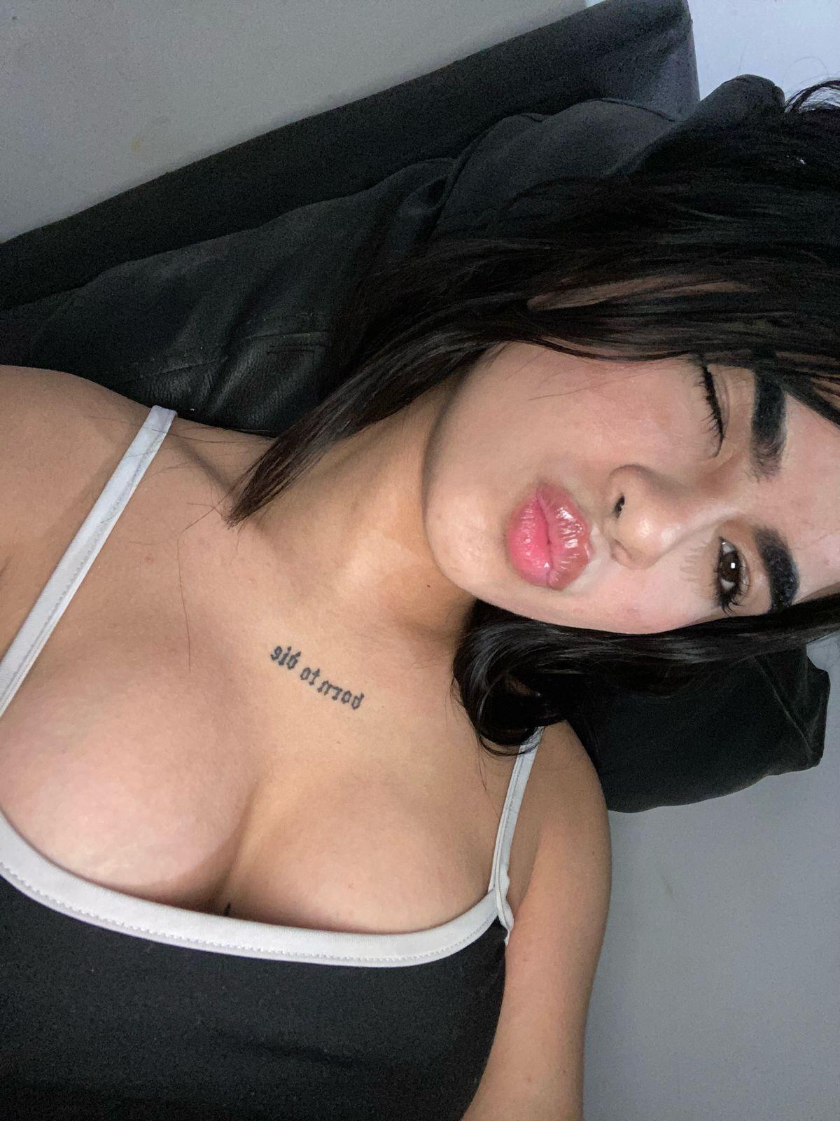 KATII_EILISH1 live from Colombia