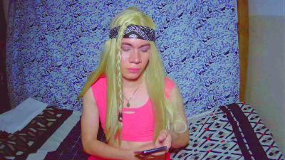 KENIAFLORES live from Colombia