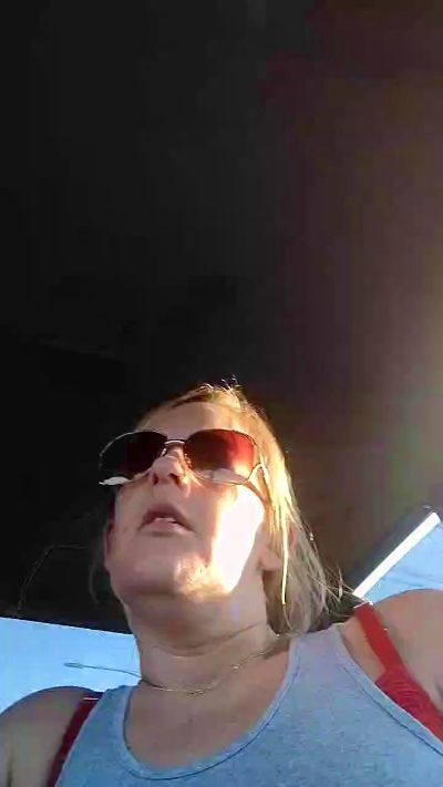 Kinkykeely35 live from United States
