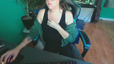 KushandKink live from Canada