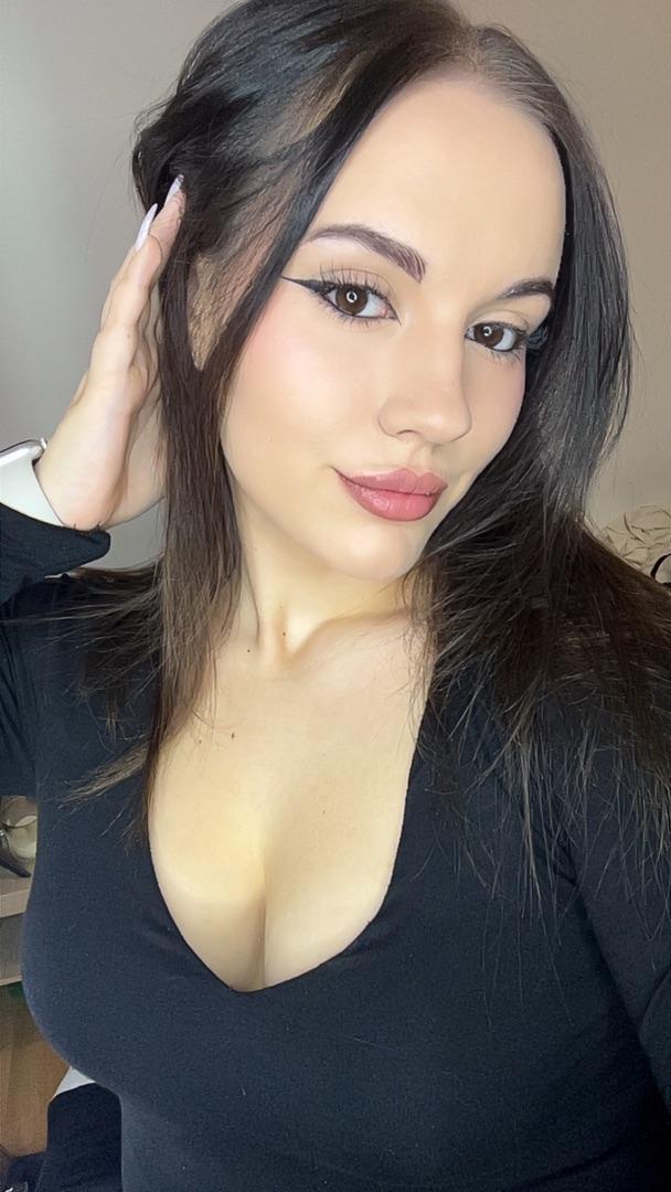 LaylaHotty live from Austria