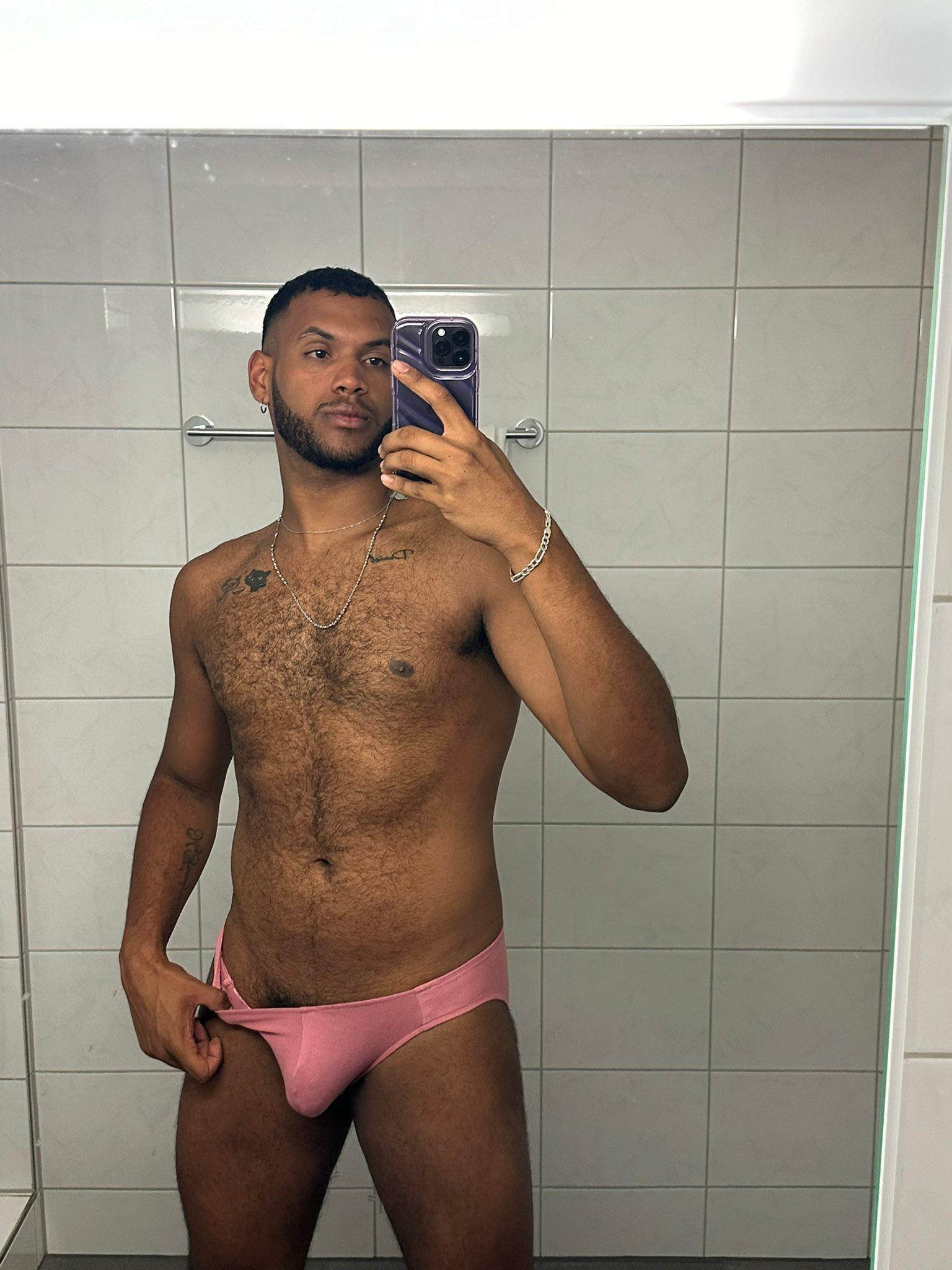 Lebronsbigcock live from Colombia