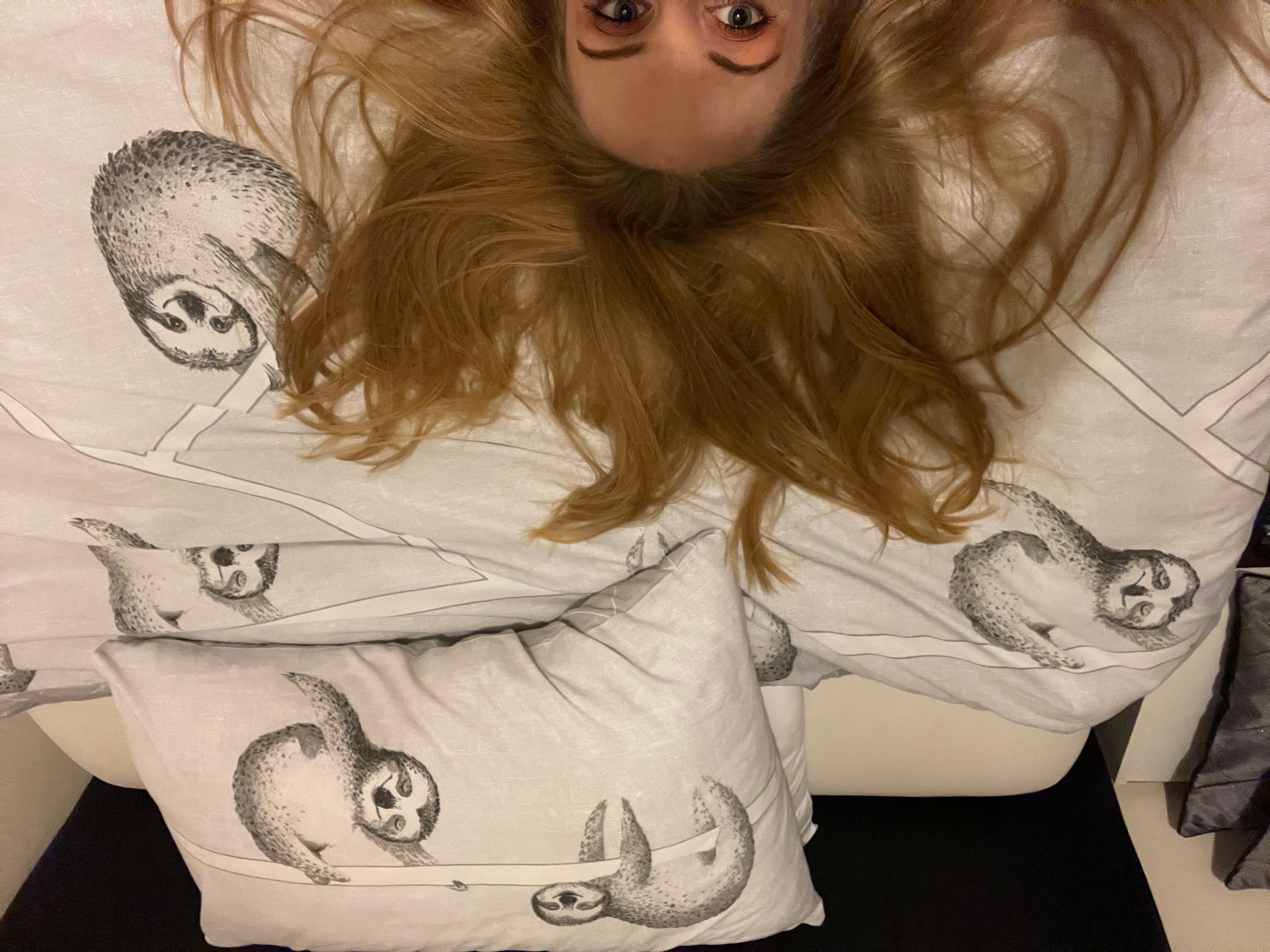 LilMissTightPus live from United Kingdom