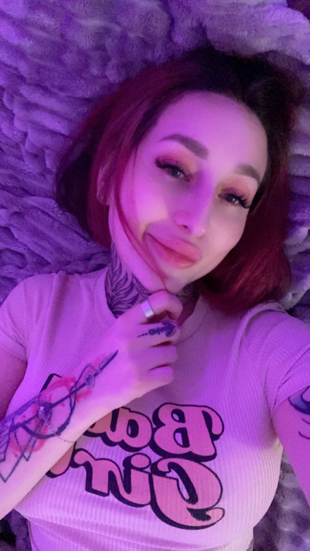 LittleSakyraX live from United States