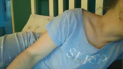 Lolapierce live from United Kingdom