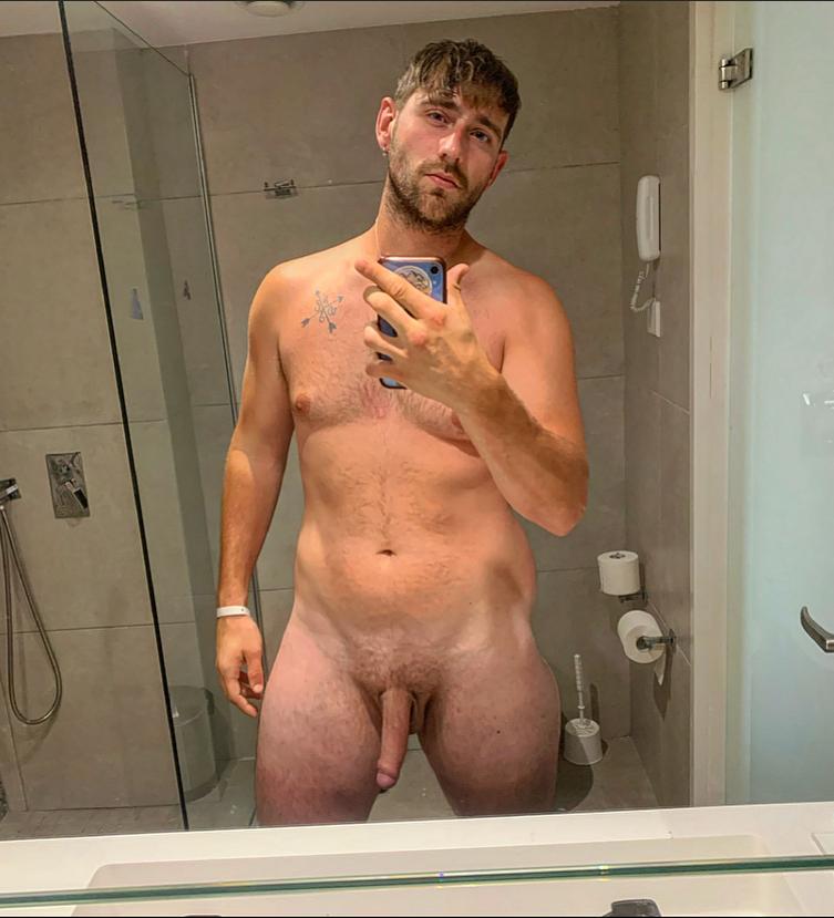 LukeGunn live from United Kingdom