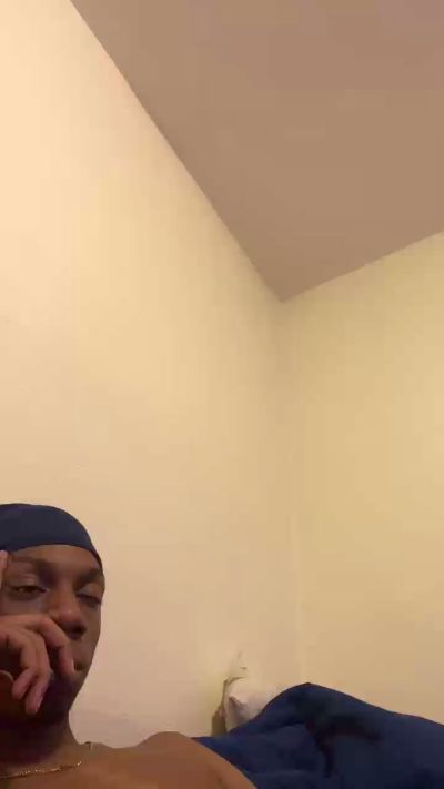 LulSkinnyDude live from United States