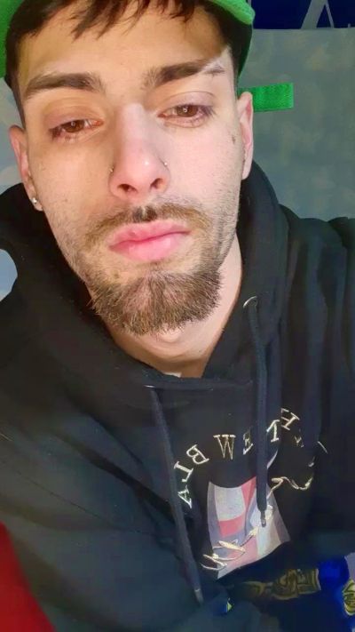 Matiasagus25 live from Argentina