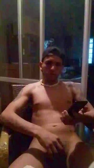 Mauxx97_ live from Argentina