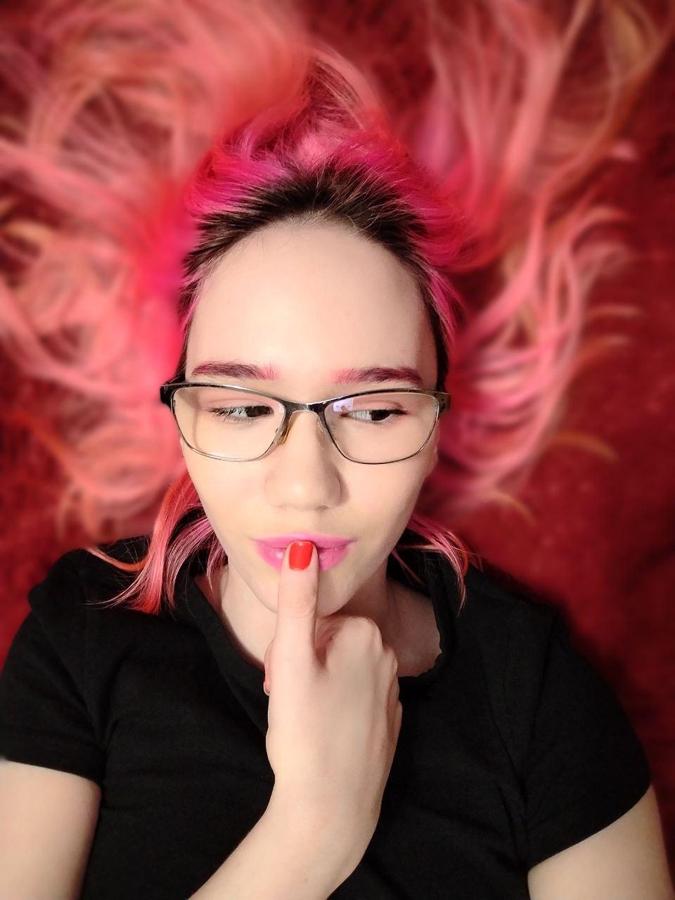 MayaViola live from United States