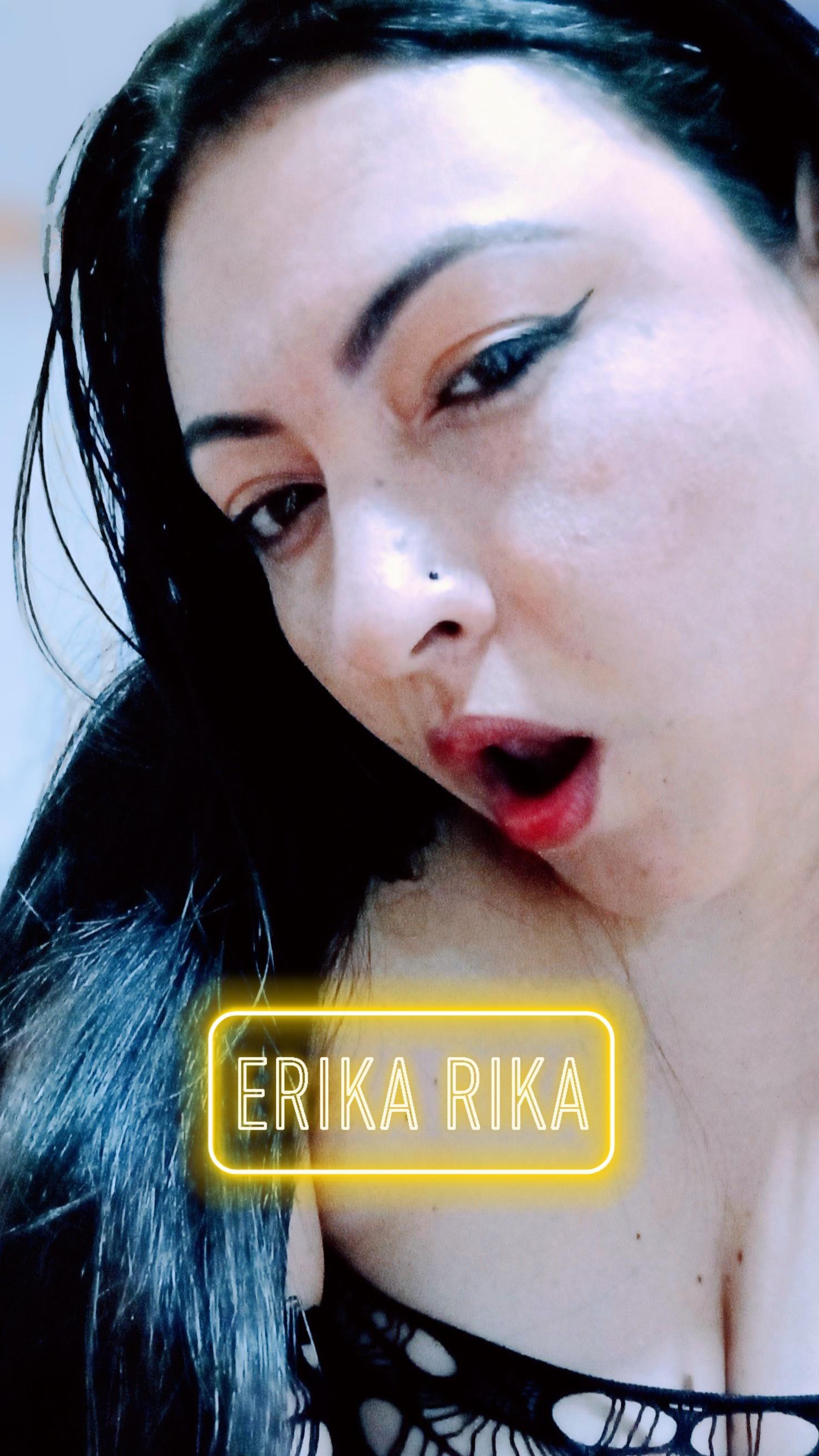 NanaJuicy live from Colombia