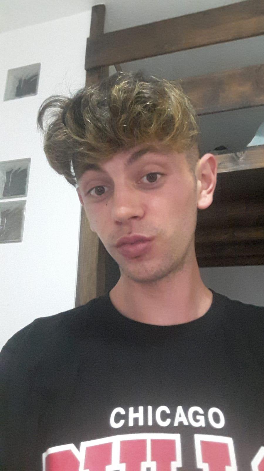 Nenepollonhot2 live from Spain