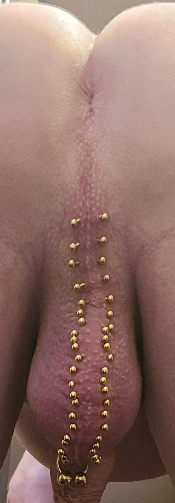 Nippelpierced live from Switzerland