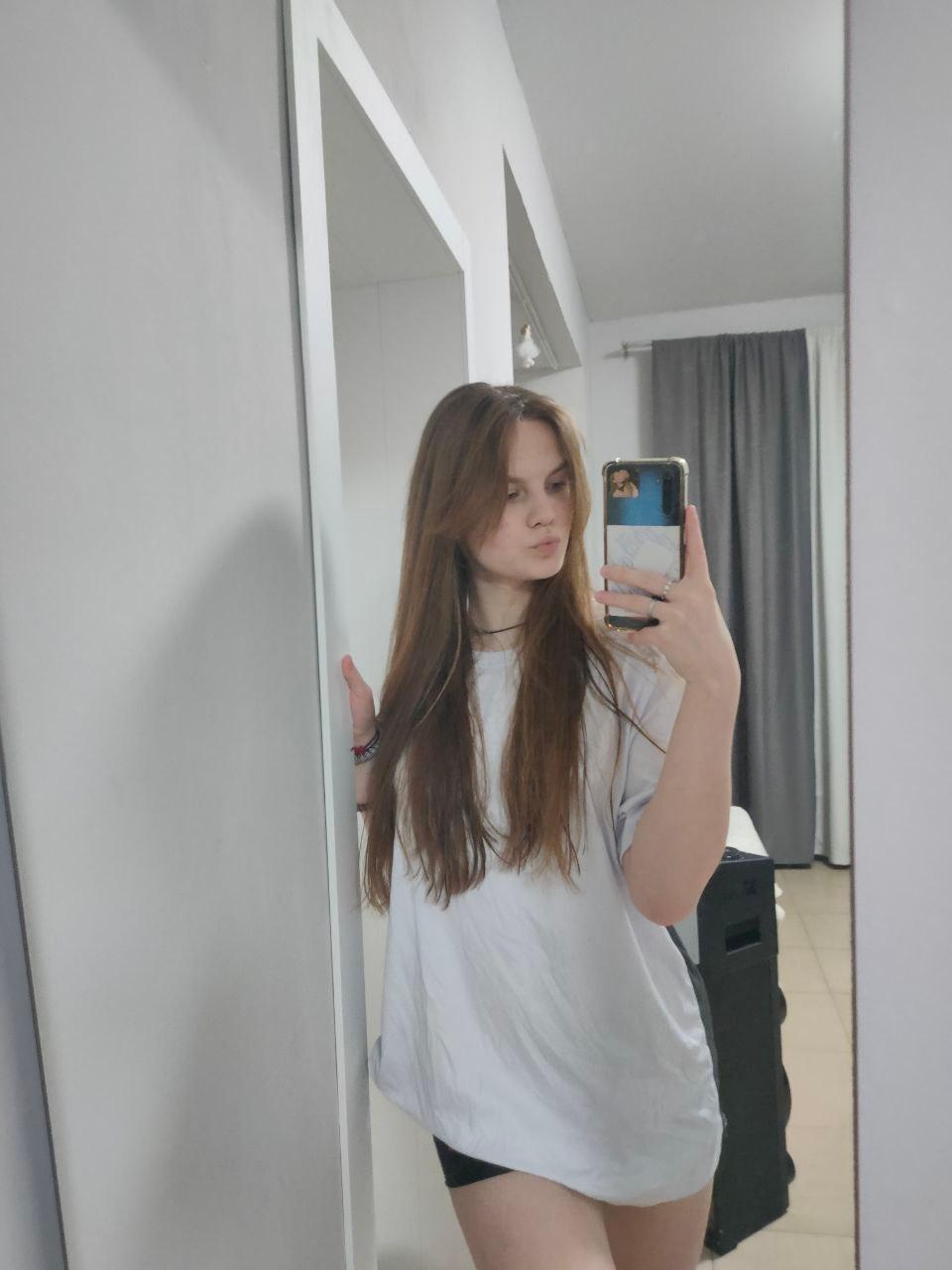 Odelyn_Green live from United States
