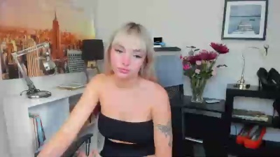 Polly_Sensual live from Germany