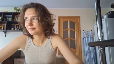 RoslynAngviano live from Poland