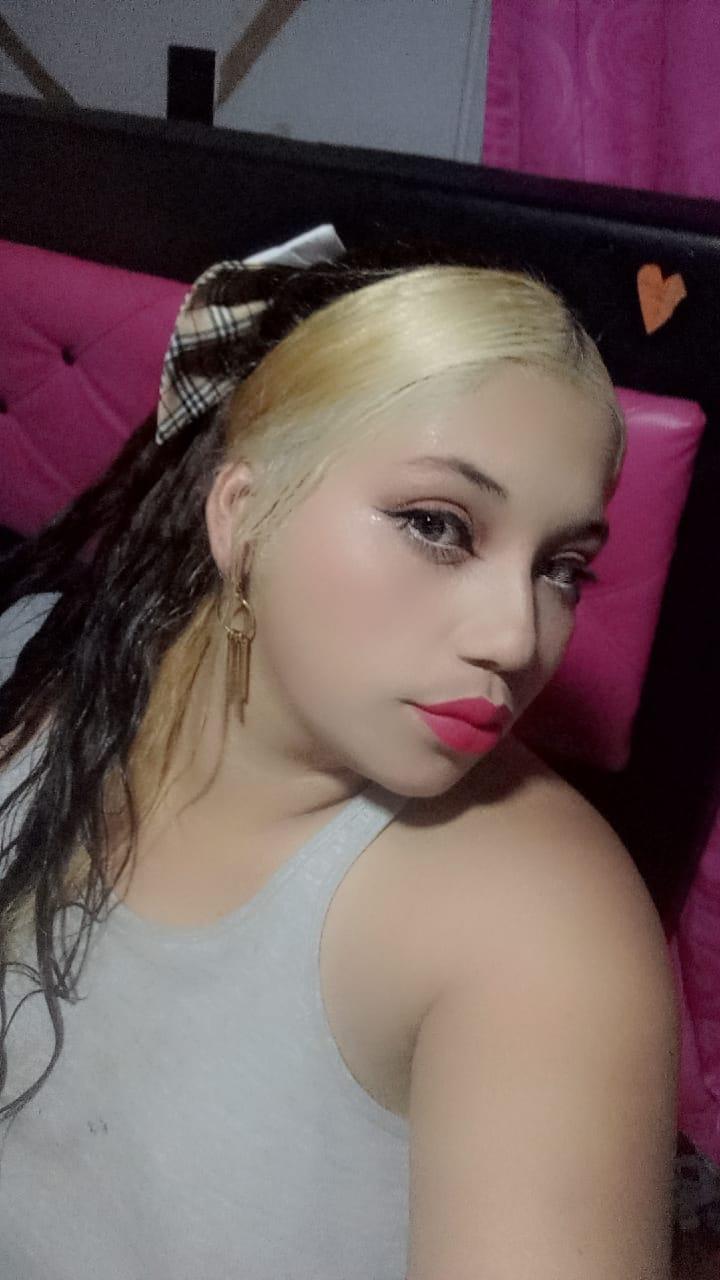 SalomeHotty live from Spain