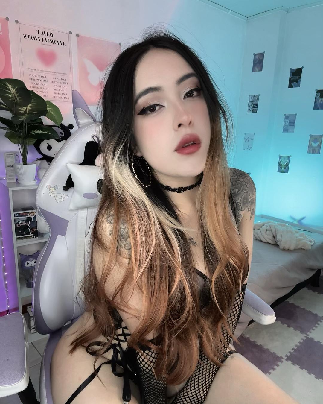 SarahRusso live from France