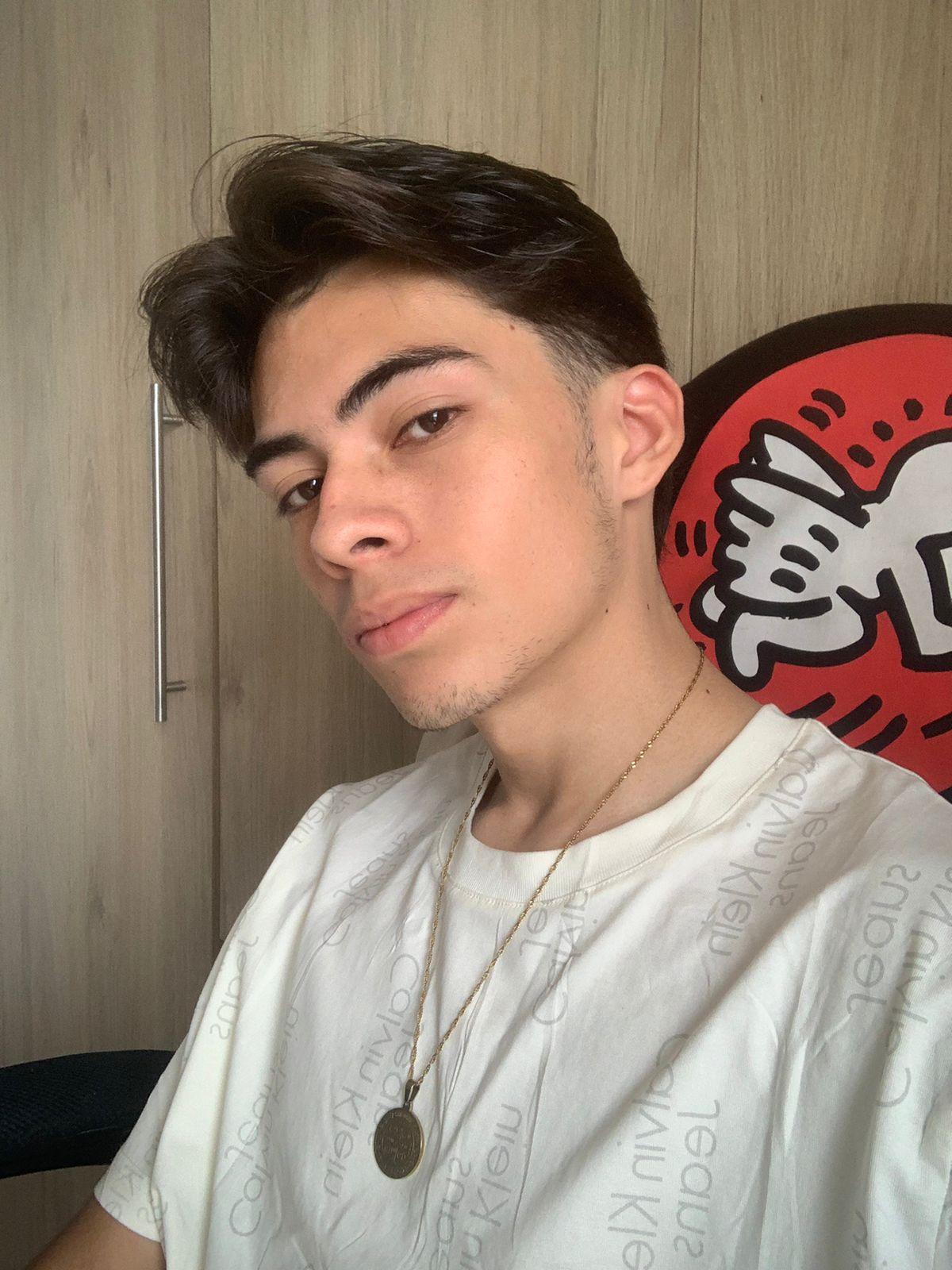 Satosh__y live from Colombia