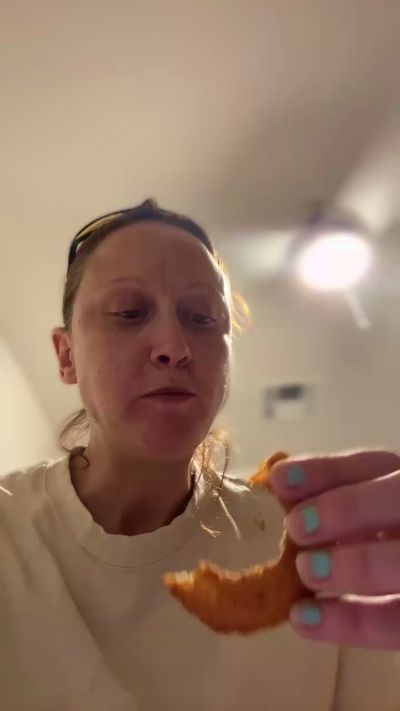 SexyMissBee21 live from United States