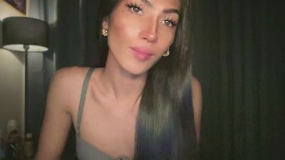 Simmi_Simmi live from United States