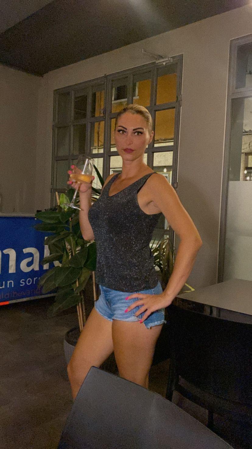 Smekerita4 live from Italy