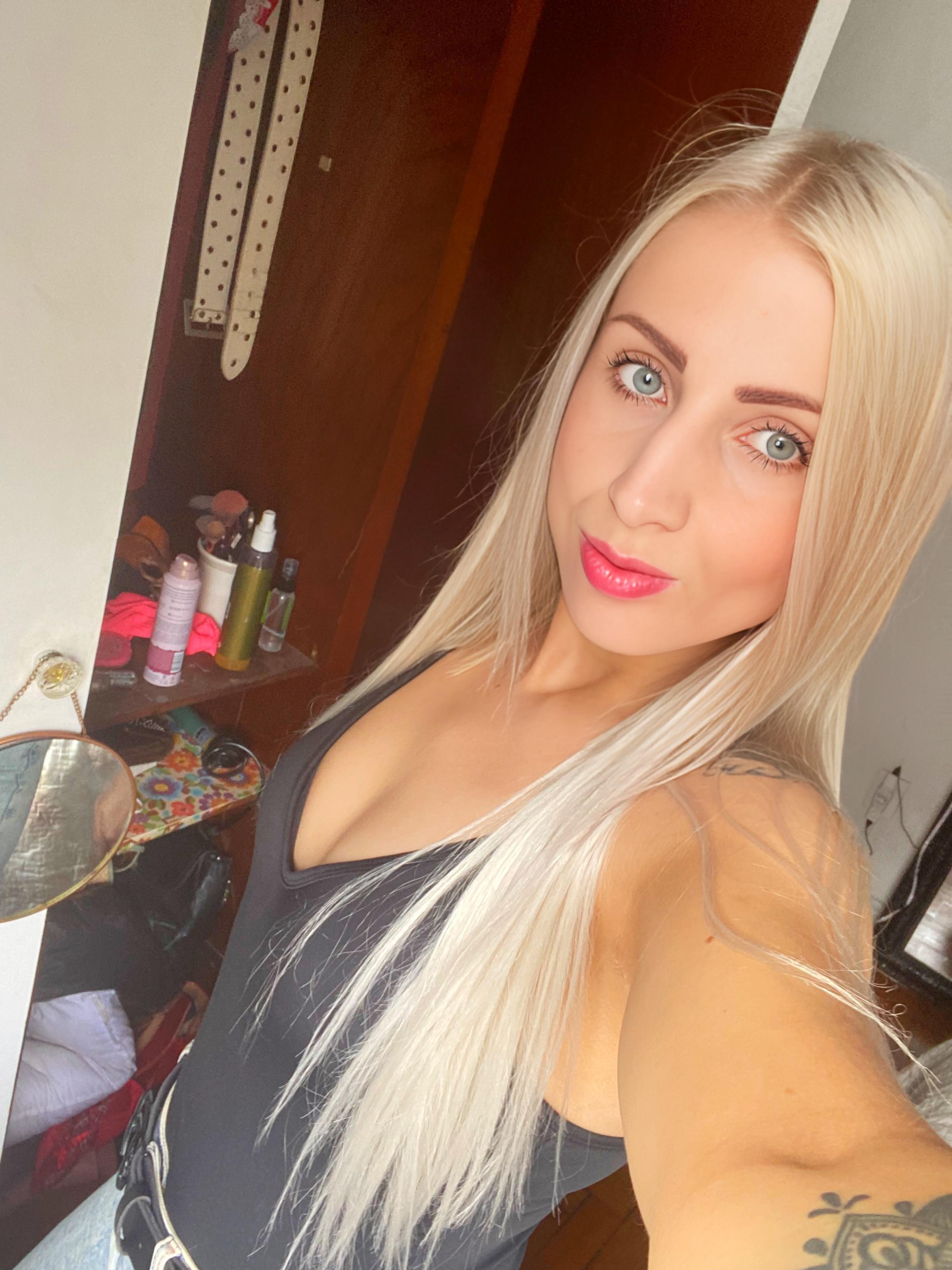 SophiaGaucha live from Brazil